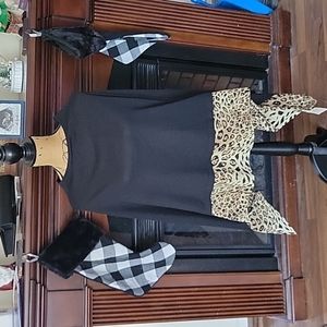 Nwt Tpo Black poncho leppard trim light weight  one size